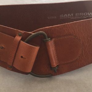 Luggage tan bridle leather belt by Sam Brown.